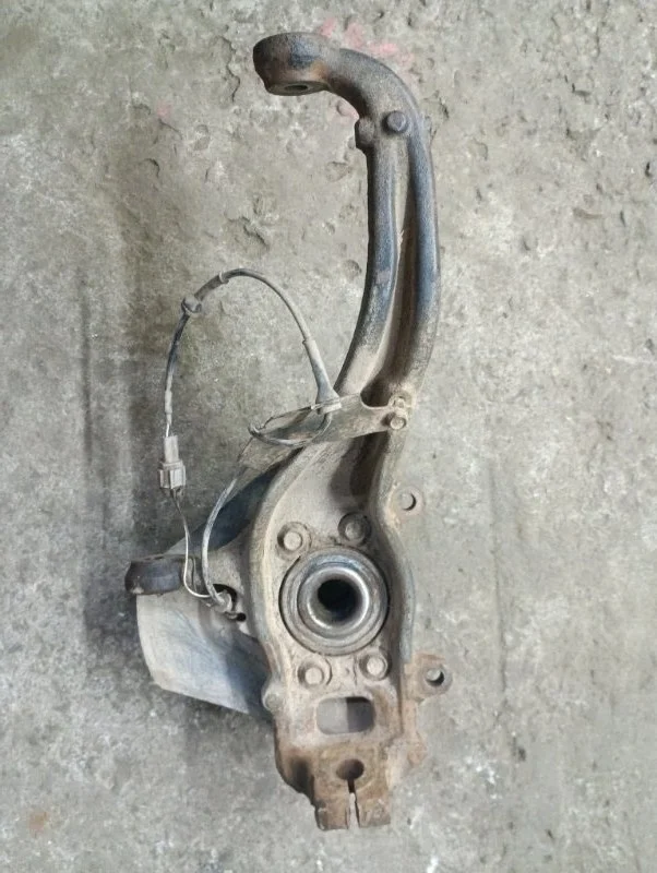 Кулак поворотный правый Nissan Pathfinder (R51M) 2004-2013 2008