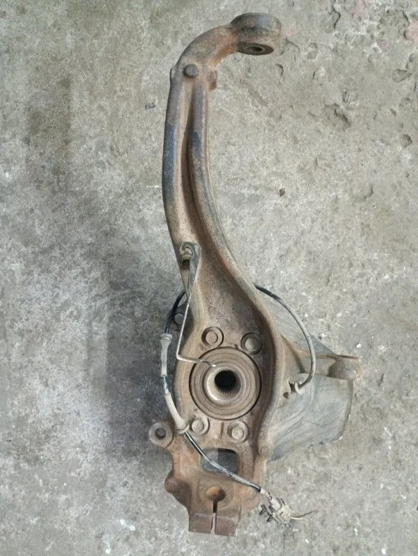 Кулак поворотный левый Nissan Pathfinder (R51M) 2004-2013 2008