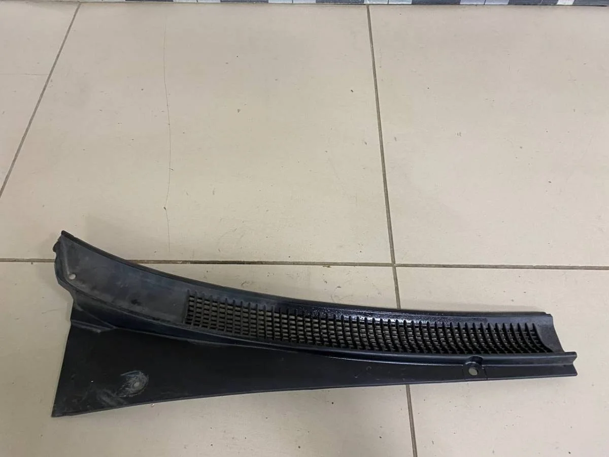 Решетка стеклооч. планка под лобовое стекло, жабо Hyundai Accent LC, Tagaz 2000-2012
