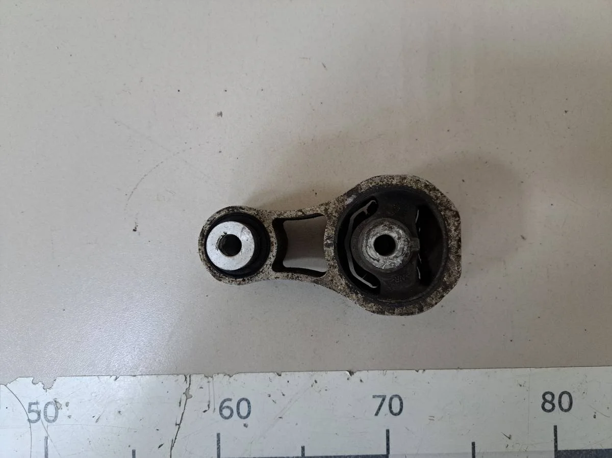 Опора КПП Ford Fiesta MK5 2002-2008