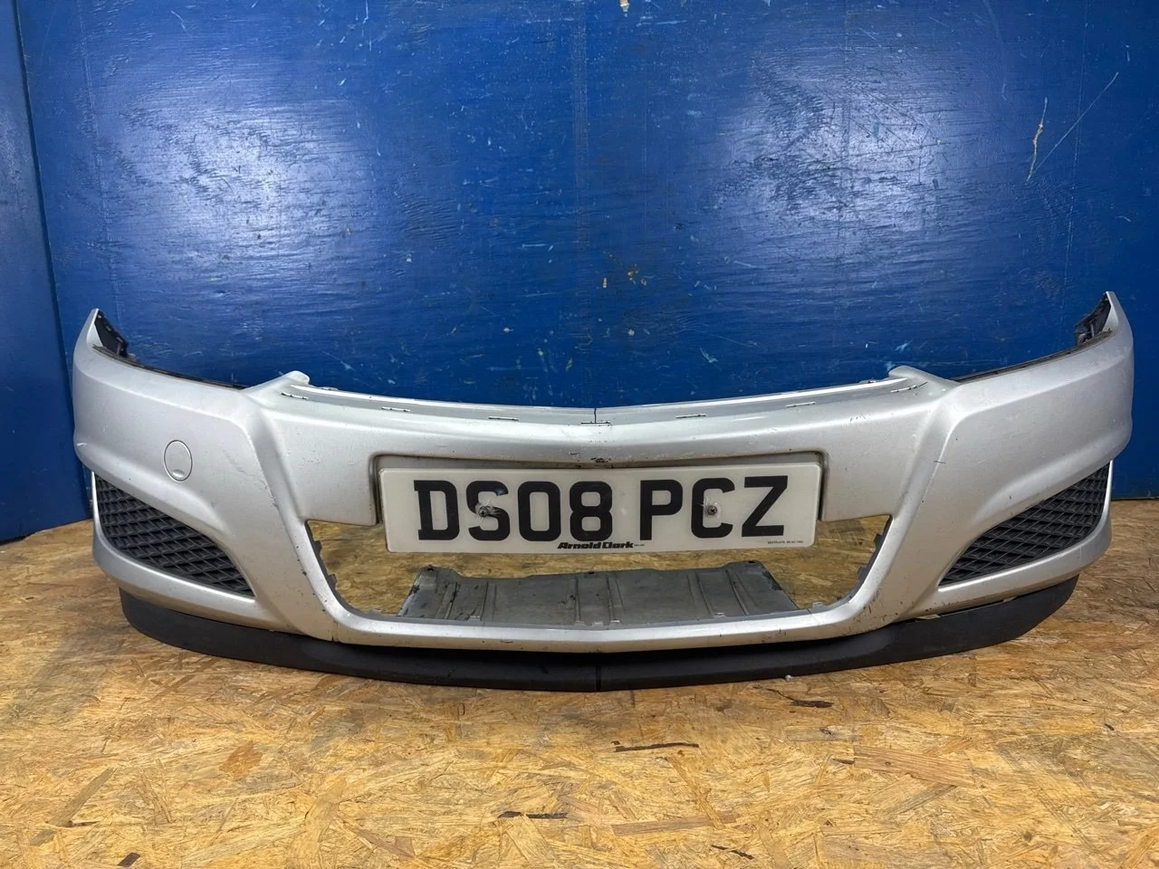 Бампер Opel Astra H 2006-2014 13225746, передний