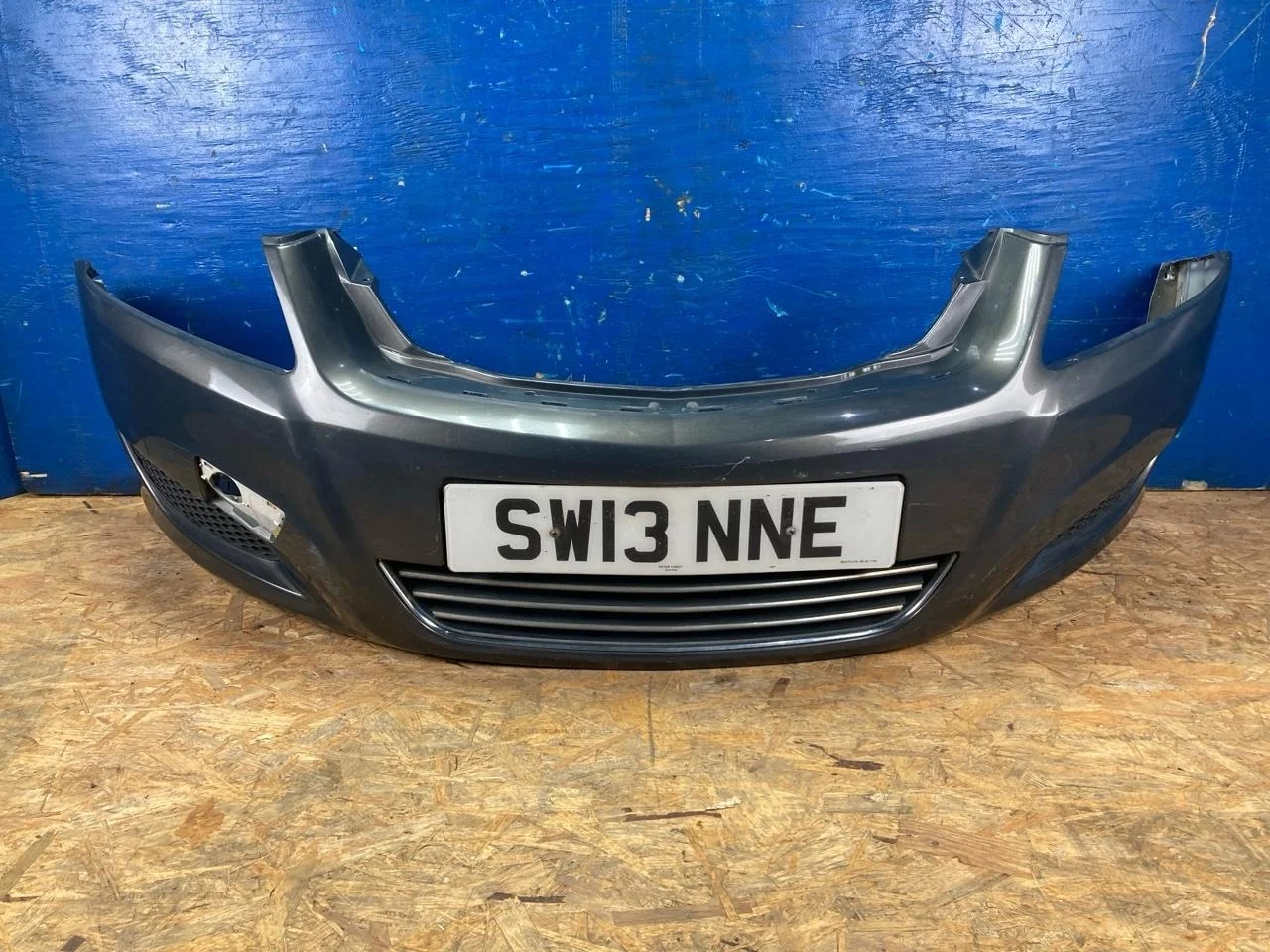Бампер Opel Zafira B 2007-2015 13247273, передний