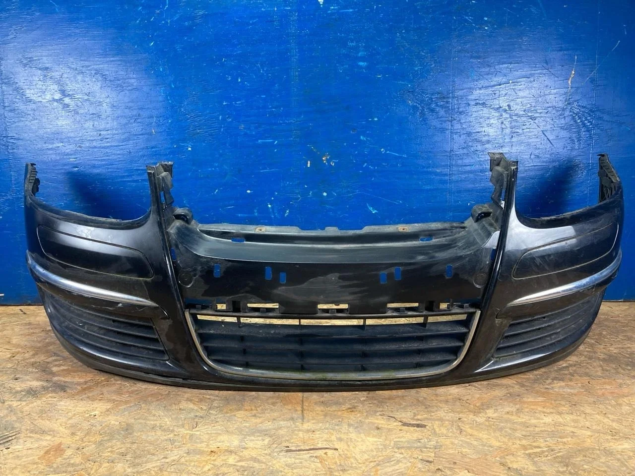 Бампер Volkswagen Jetta 5 2005-2011 1K0807221D, передний