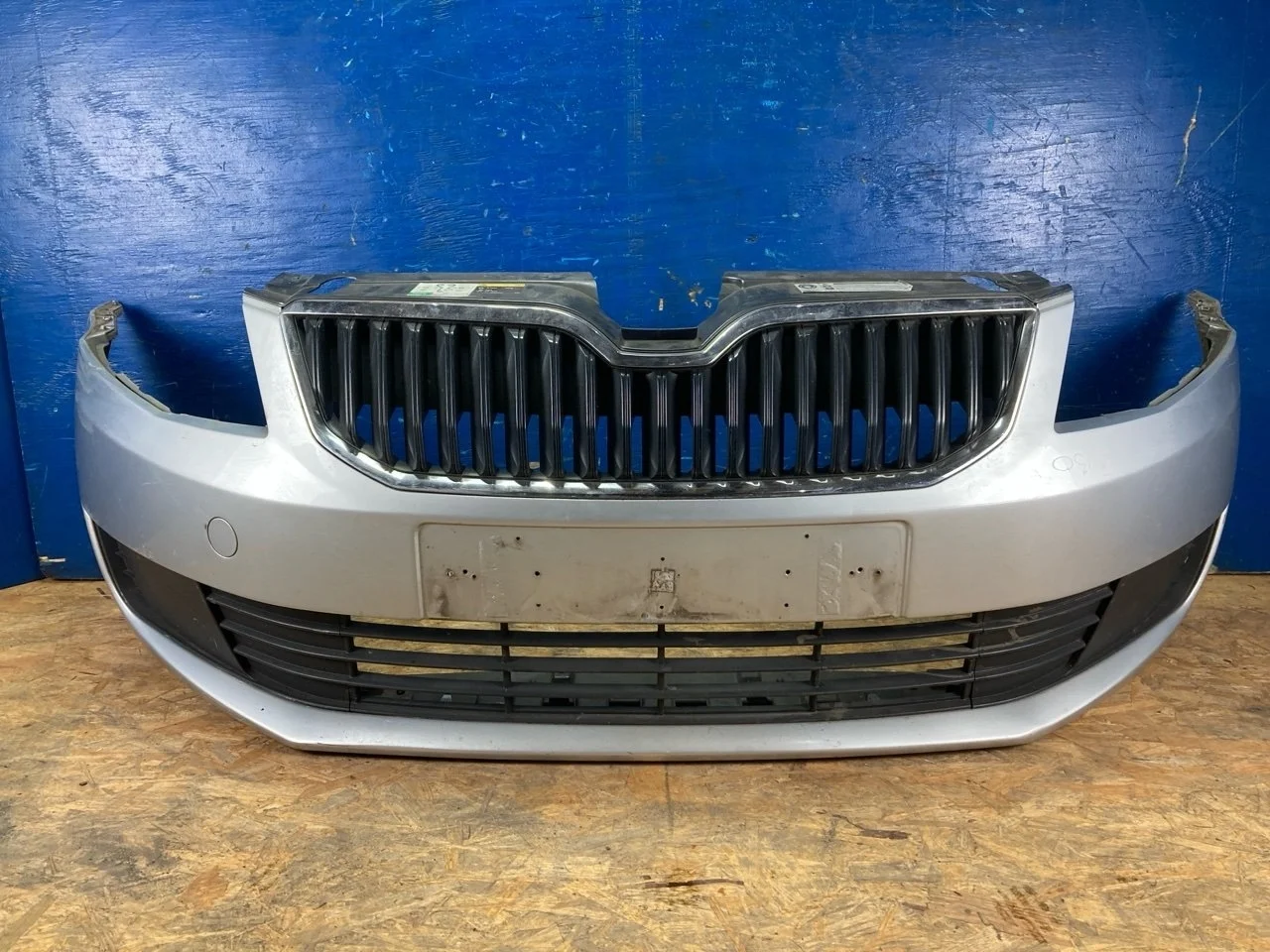 Бампер Skoda Octavia A7 2015 5E0807221 ЛИФТБЕК, передний