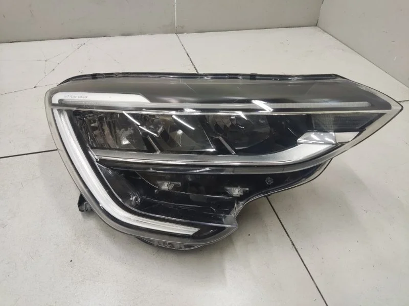 Фара правая Renault Arkana