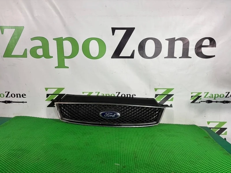 Решетка радиатора Ford C-Max 2006 1371893 УНИВЕРСАЛ 1.6 HXDA
