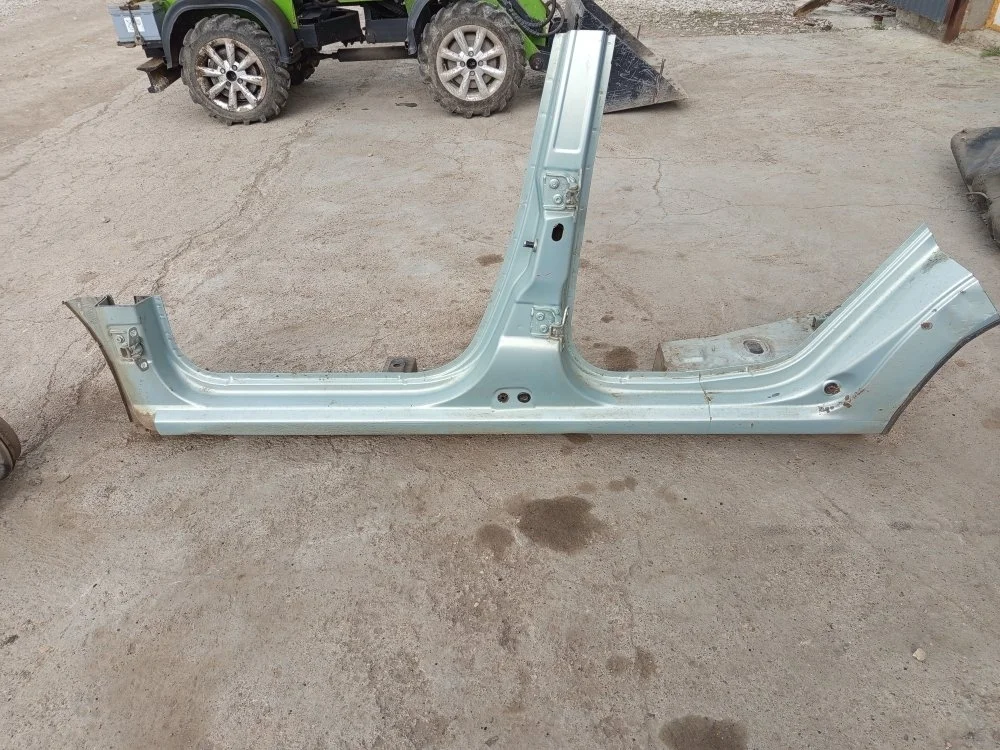 Порог кузова Renault LOGAN 2008 1