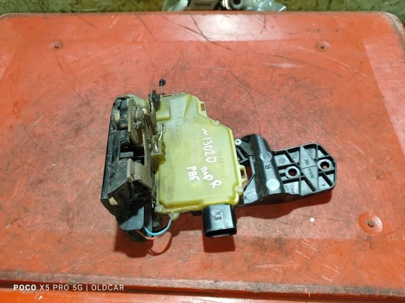 Замок двери Volkswagen Passat B5 1997 Седан