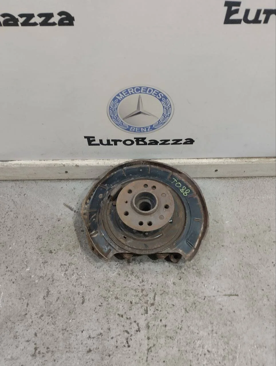 Кулак задний левый Mercedes X164