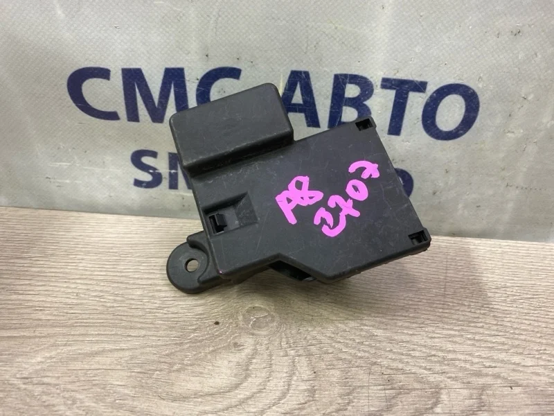 Блок предохранителей Audi A8 2011 4H0937517 D4 4.2 CDR