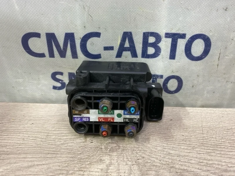 Блок клапанов пневмоподвески Audi A8 2011 4H0616013 D4 4.2 CDR