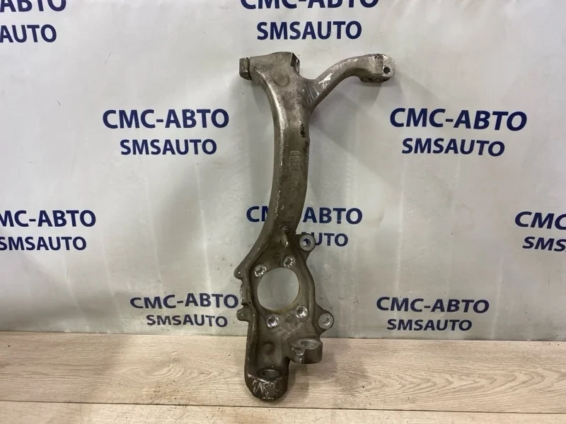 Кулак поворотный Audi A6 4F0407254G C6 2.8 CCE, правый