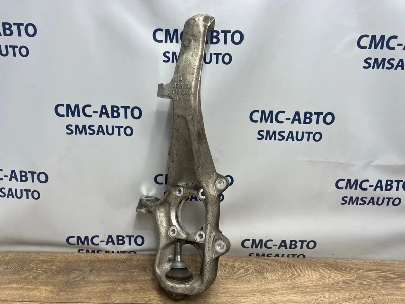 Кулак поворотный Mercedes-Benz Ml A1663301020 W166 642.826, передний правый