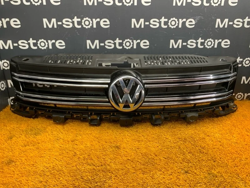 Решетка радиатора Volkswagen Tiguan 2013 5N