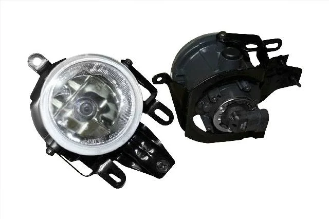 Фара противотуманная левая=правая MITSUBISHI PAJERO III / MONTERO III V6 / V7 2000-2002, PAJERO III / MONTERO III V6 / V7 2003-2006