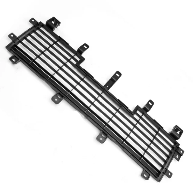 Решетка переднего бампера центральная MITSUBISHI PAJERO IV / MONTERO IV V8 / V9 2006-2011