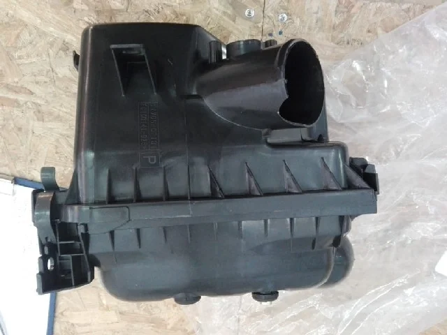 Корпус фильтра воздушного Уценка 20% (скол) TOYOTA AURIS E150 2006-2010, AVENSIS T270 2008-2012, AVENSIS T270 2012-2015, AVENSIS T270 2015-2018