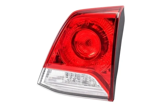 Фонарь задний правый внутренний Уценка 30% (скол угла) TOYOTA LAND CRUISER 200 2007-2012, LAND CRUISER 200 2012-2014