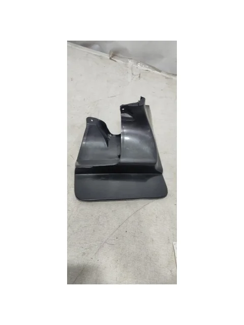Брызговик передний правый Уценка 30% (трещина) TOYOTA LAND CRUISER PRADO 120 2002-2009