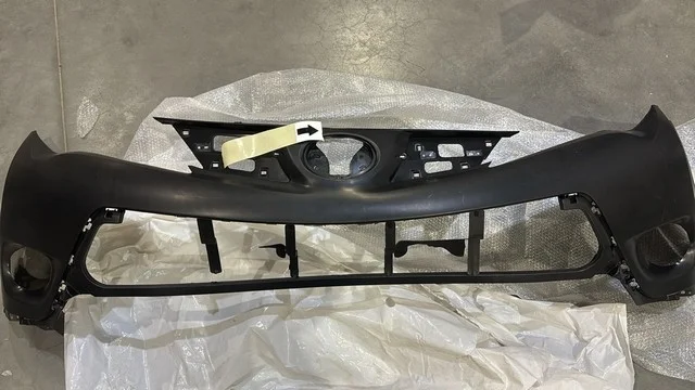Бампер передний верхняя часть Уценка 20% (трещина) TOYOTA RAV4 XA40 2013-2015
