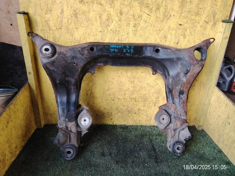 Подрамник передний Volkswagen Passat B5 ADR 2000