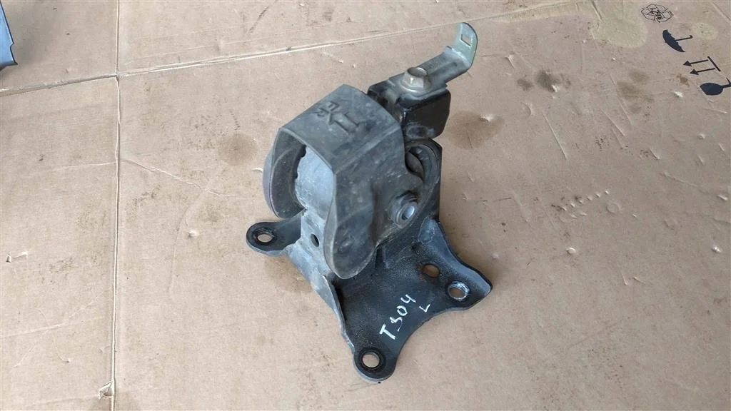 Б.у. опора двигателя NISSAN X-TRAIL T30 NISSAN X-TRAIL T30