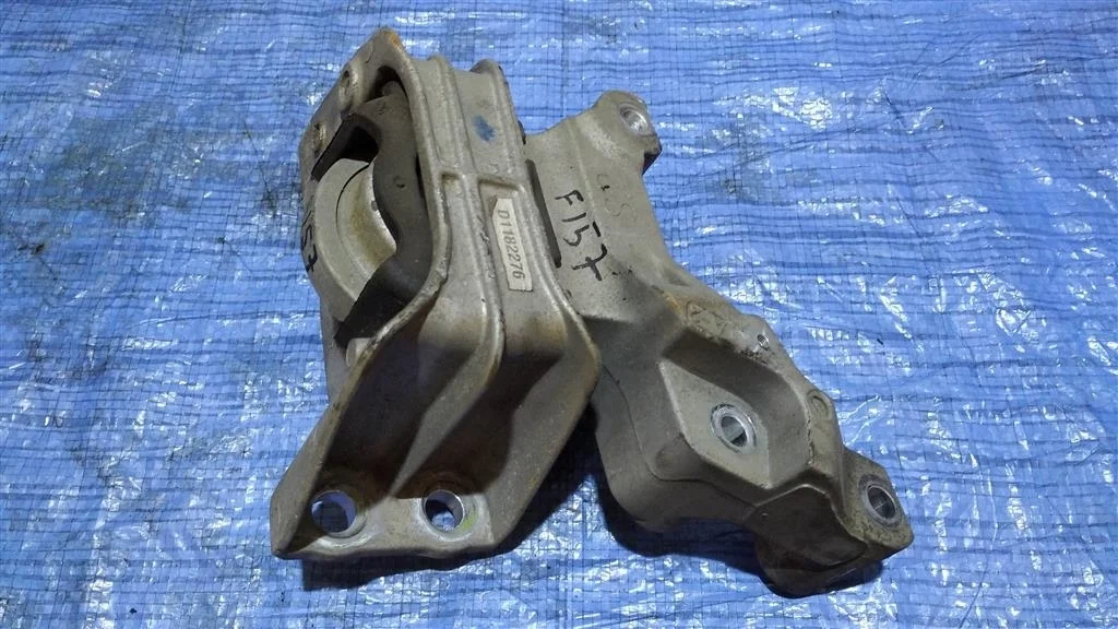 Б.у. опора двигателя NISSAN JUKE F15E NISSAN JUKE F15E