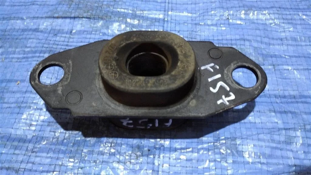 Б.у. опора двигателя NISSAN JUKE F15E NISSAN JUKE F15E