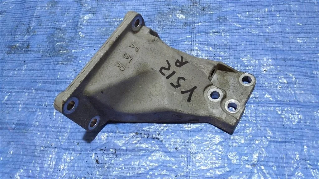 Б.у. кронштейн опоры двигателя INFINITI M37 Y51 INFINITI M37 Y51