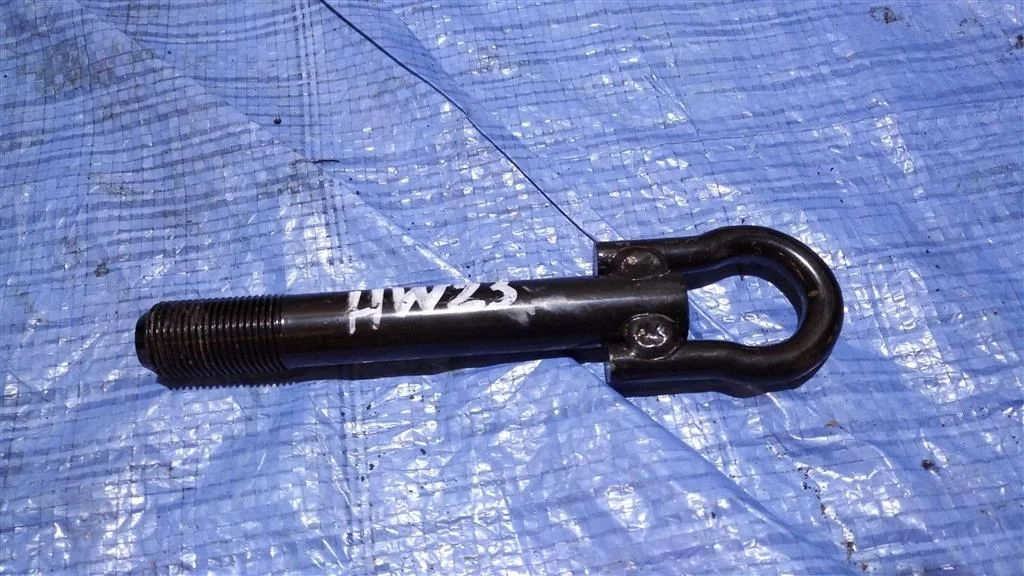 Б.у. крюк буксировочный TOYOTA PRIUS NHW20 TOYOTA PRIUS NHW20