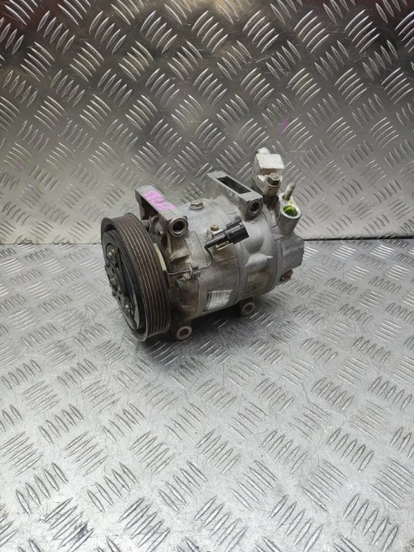 Компрессор кондиционера Nissan Maxima 926002Y010 A33 VQ30DE