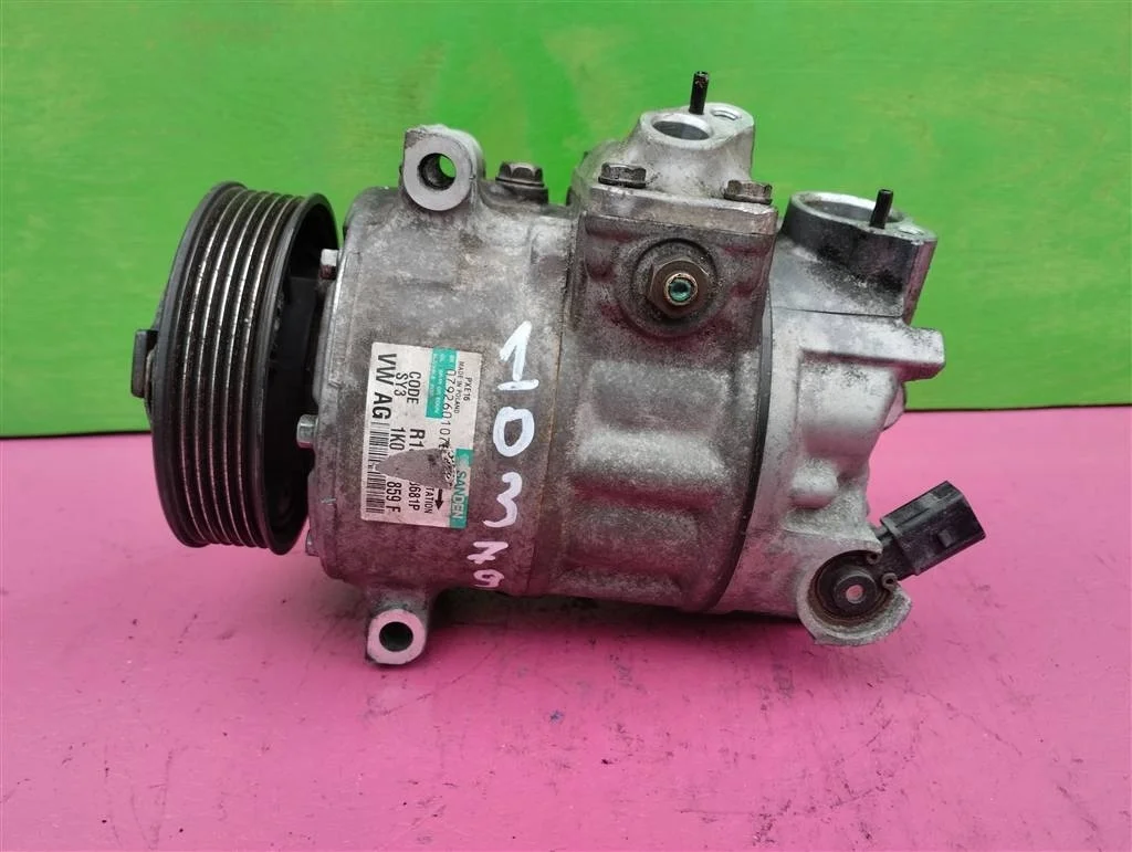 Компрессор кондиционера Passat Tiguan 1K0820859F