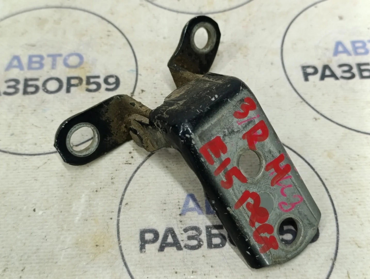 Петля двери Toyota Corolla 150