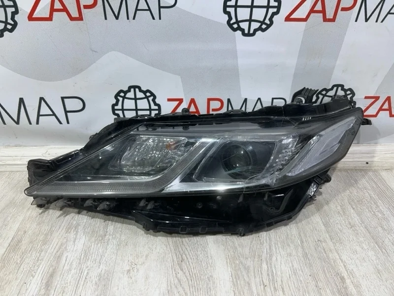 Фара передняя правая Toyota Camry 70 2017-2024