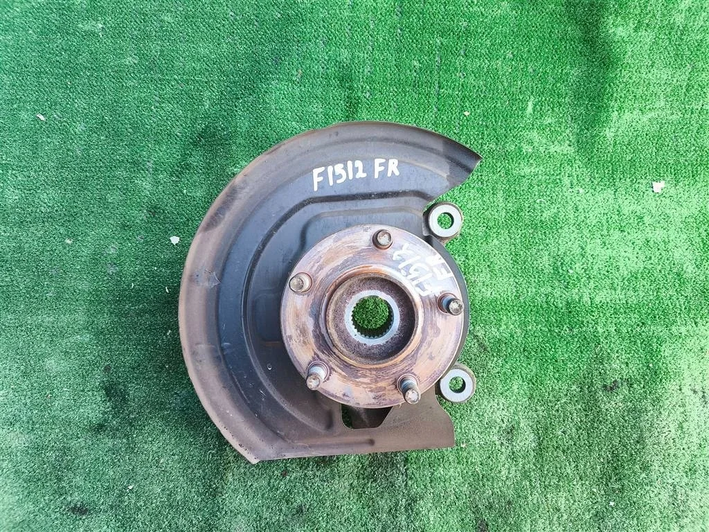Б.у. кулак поворотный NISSAN JUKE F15E NISSAN JUKE F15E