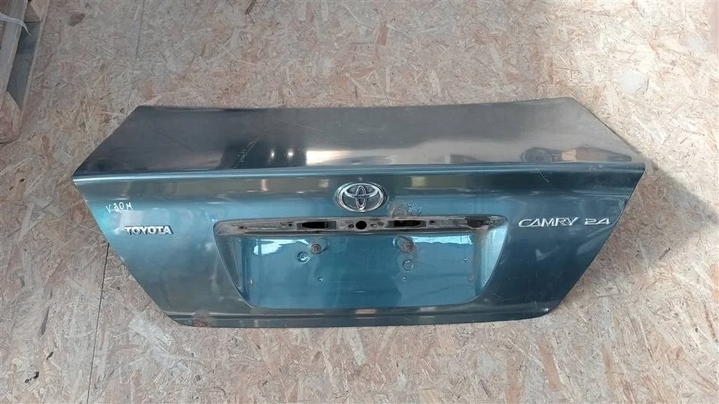 Б.у. крышка багажника TOYOTA CAMRY V30 ACV30 TOYOTA CAMRY V30 ACV30
