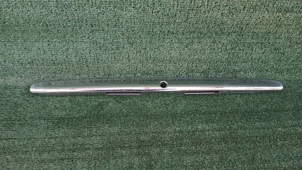 Б.у. накладка на крышку багажника TOYOTA CAMRY V30 ACV30 TOYOTA CAMRY V30 ACV30