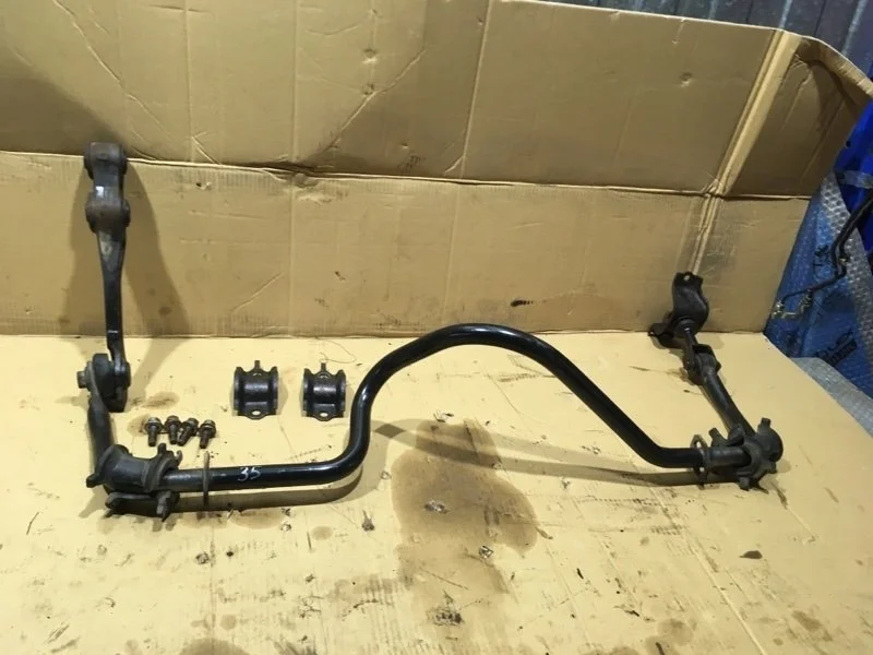 Стабилизатор задний Toyota Land Cruiser 2015 4880560110 URJ200 1VD-FTV 4.5