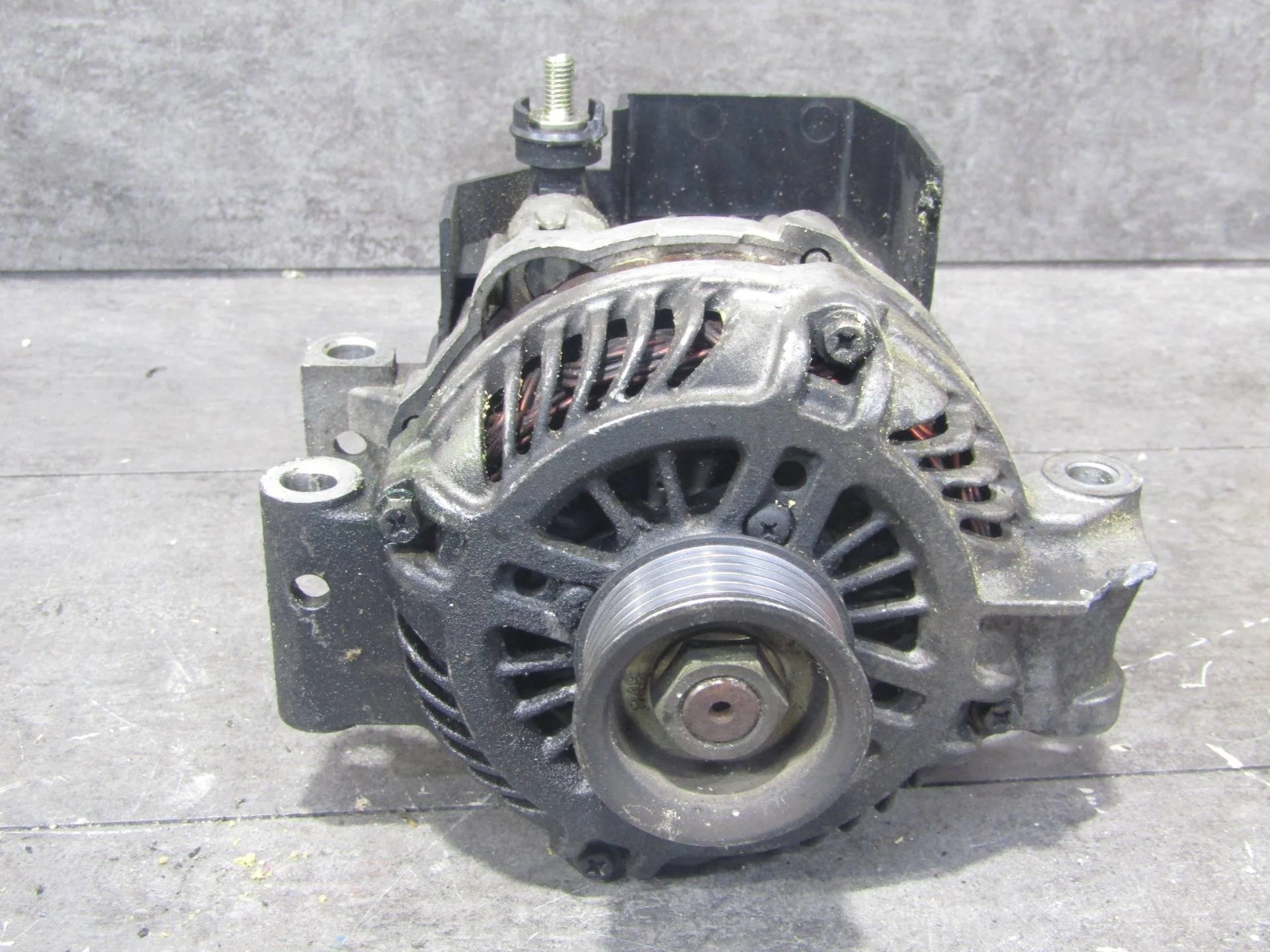генератор Mazda MPV LW