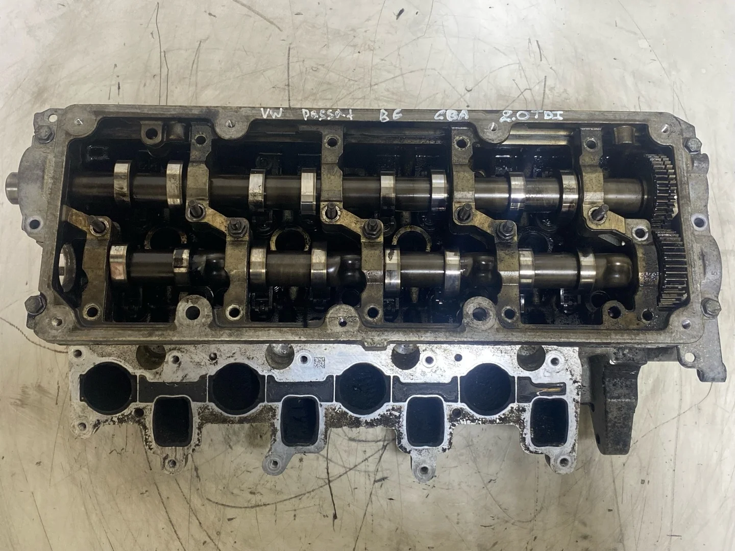 головка блока цилиндров Volkswagen Passat B6
