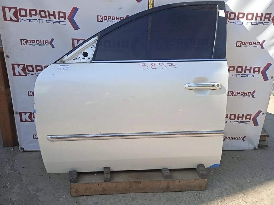 Дверь передняя левая Б/У потертости