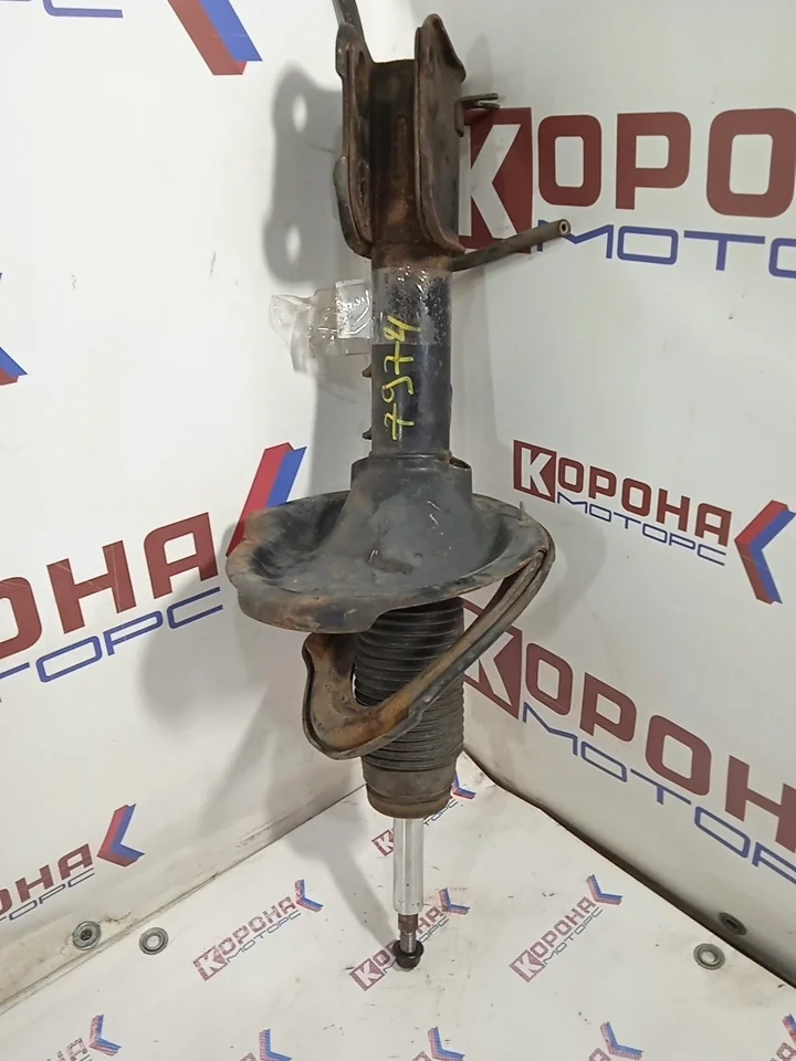Амортизатор передний левый 4H055 Б/У Б/У