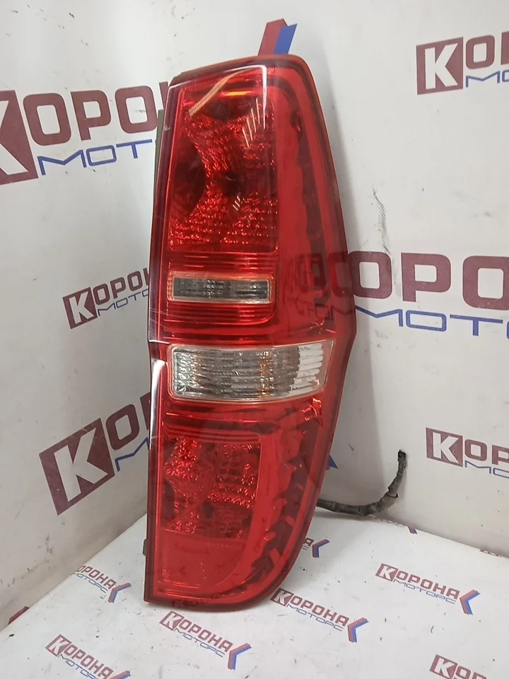 Фонарь задний левый Б/У Б/У Потёртость