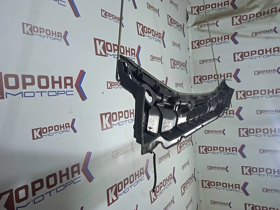 Решетка лобового стекла 7941034001 Б/У Оригинал 1