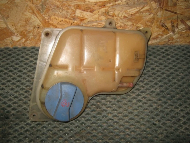 Расширительный бачок Audi A4 B5