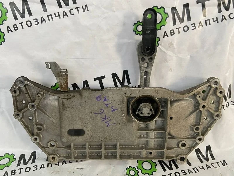Балка передняя с опорой двигателя Volkswagen Golf GTI VI