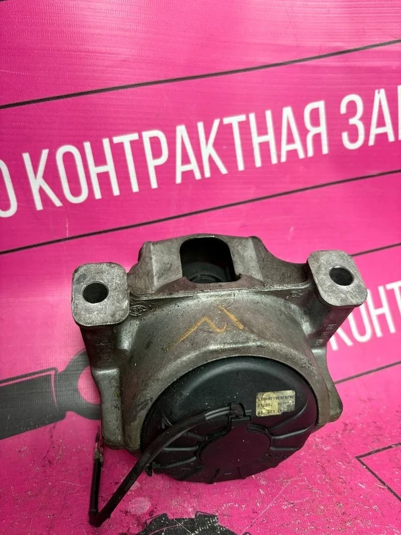 Опора двигателя Audi Q5