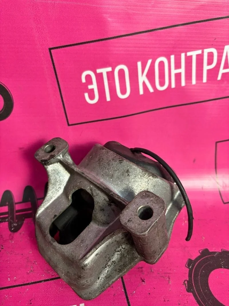 Подушка двигателя левая Audi a4 b8