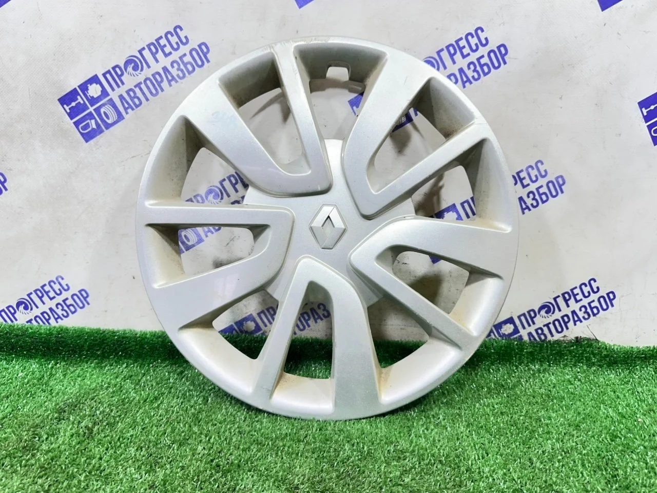 Колпак Renault Megane 3 2011 403159171R ХЕТЧБЕК 1.6 K4M838