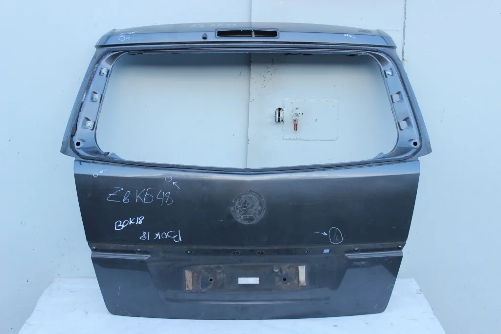 Крышка багажника без стекла Opel Zafira B ZbКБ48